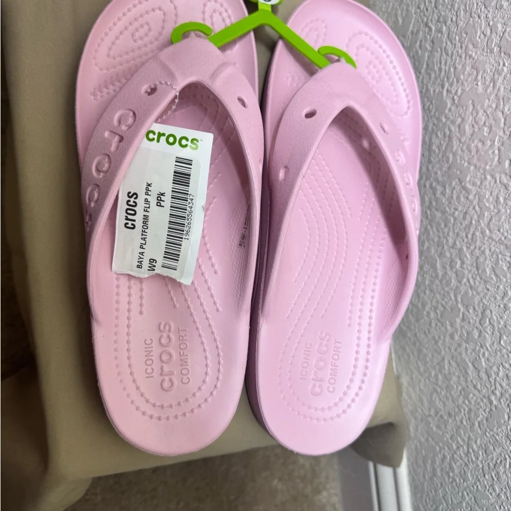 CROCS Women’s Baya Platform Ionic Comfort Flip Flops Size 9 Pink NWT - Picture 3 of 7